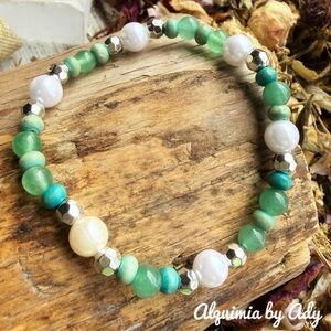 White Pearl Bracelet with green aventurine Stone and silver Accents